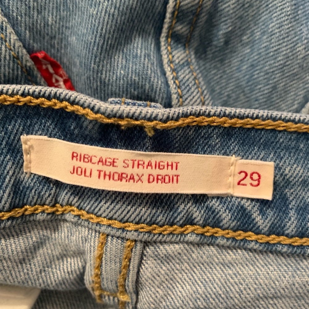 Levis Ribcage Cropped Jeans (29) - Picture 3 of 4